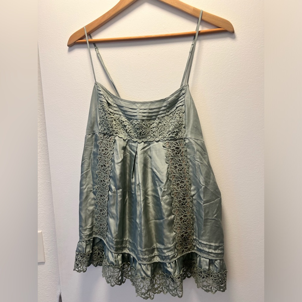 BCBG sleeveless 100% Silk, Sage Green Blouse, Size Medium